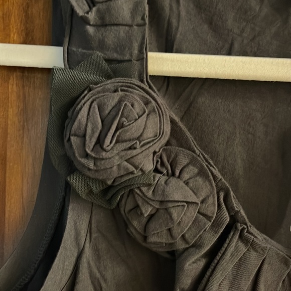 J Crew Black Cotton Rose Appliqué Neckline Tank, NWT, slight damage* - Picture 4 of 9